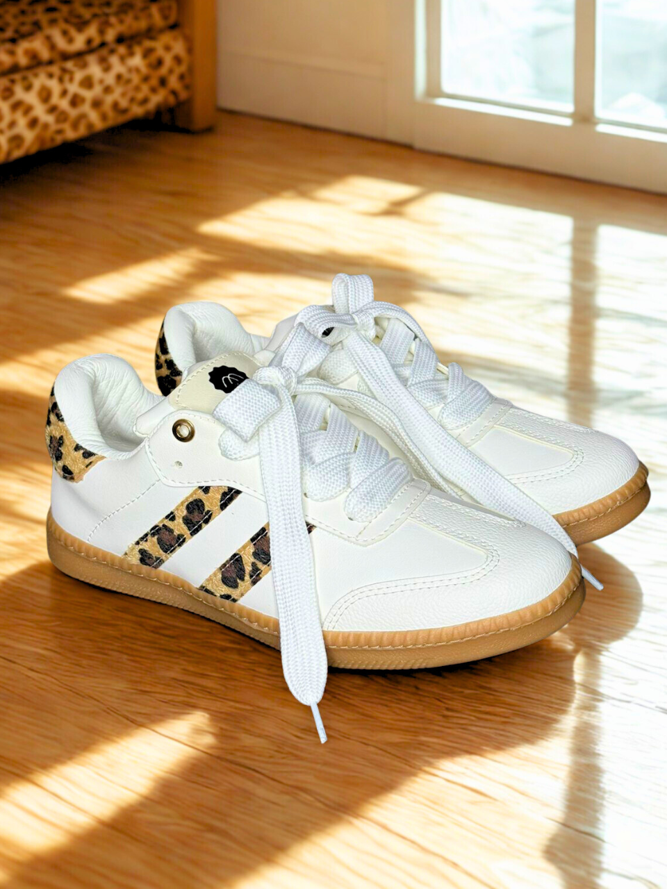 UrbanWild™ – Tenis casual con toque animal print