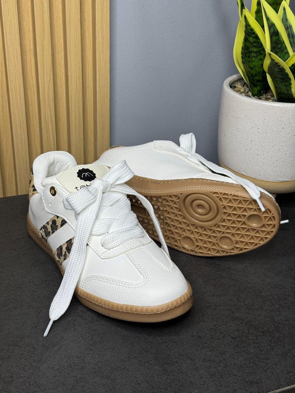 UrbanWild™ – Tenis casual con toque animal print