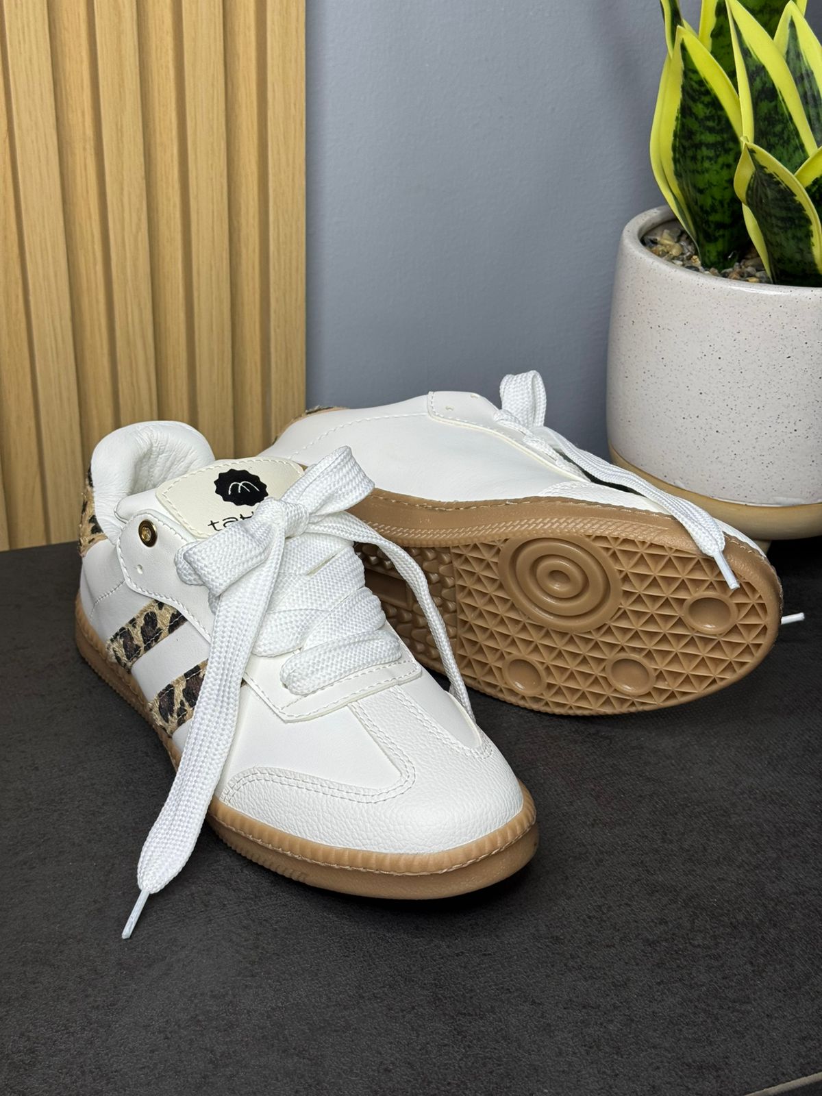 UrbanWild™ – Tenis casual con toque animal print