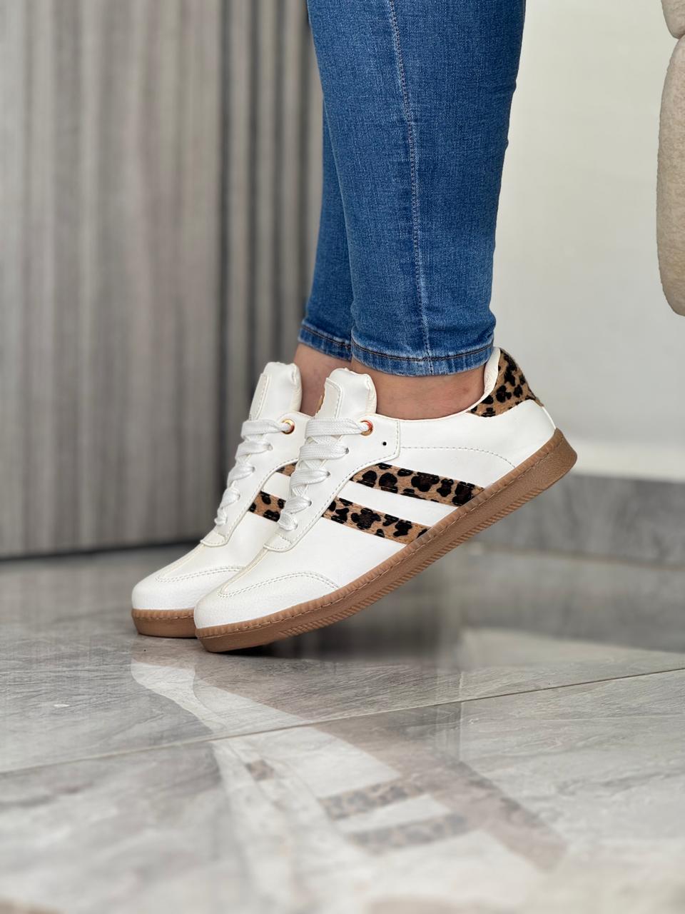 UrbanWild™ – Tenis casual con toque animal print