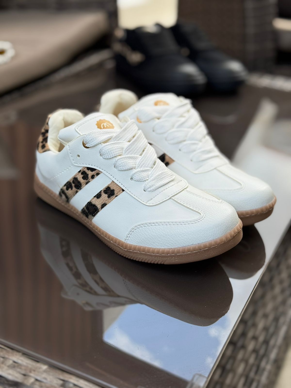 UrbanWild™ – Tenis casual con toque animal print